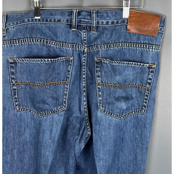 Tommy Bahama Classic Fit Men's Blue Medium Wash Straight Jeans Size 36X32 - Picture 3 of 11